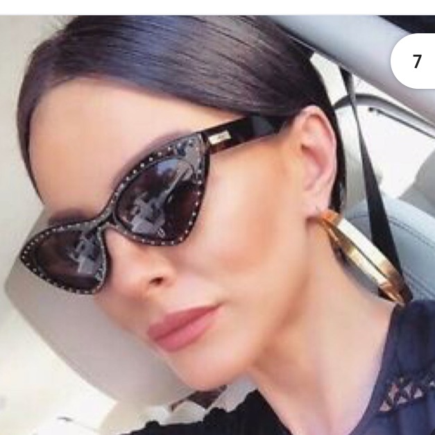 Moschino Sunshades